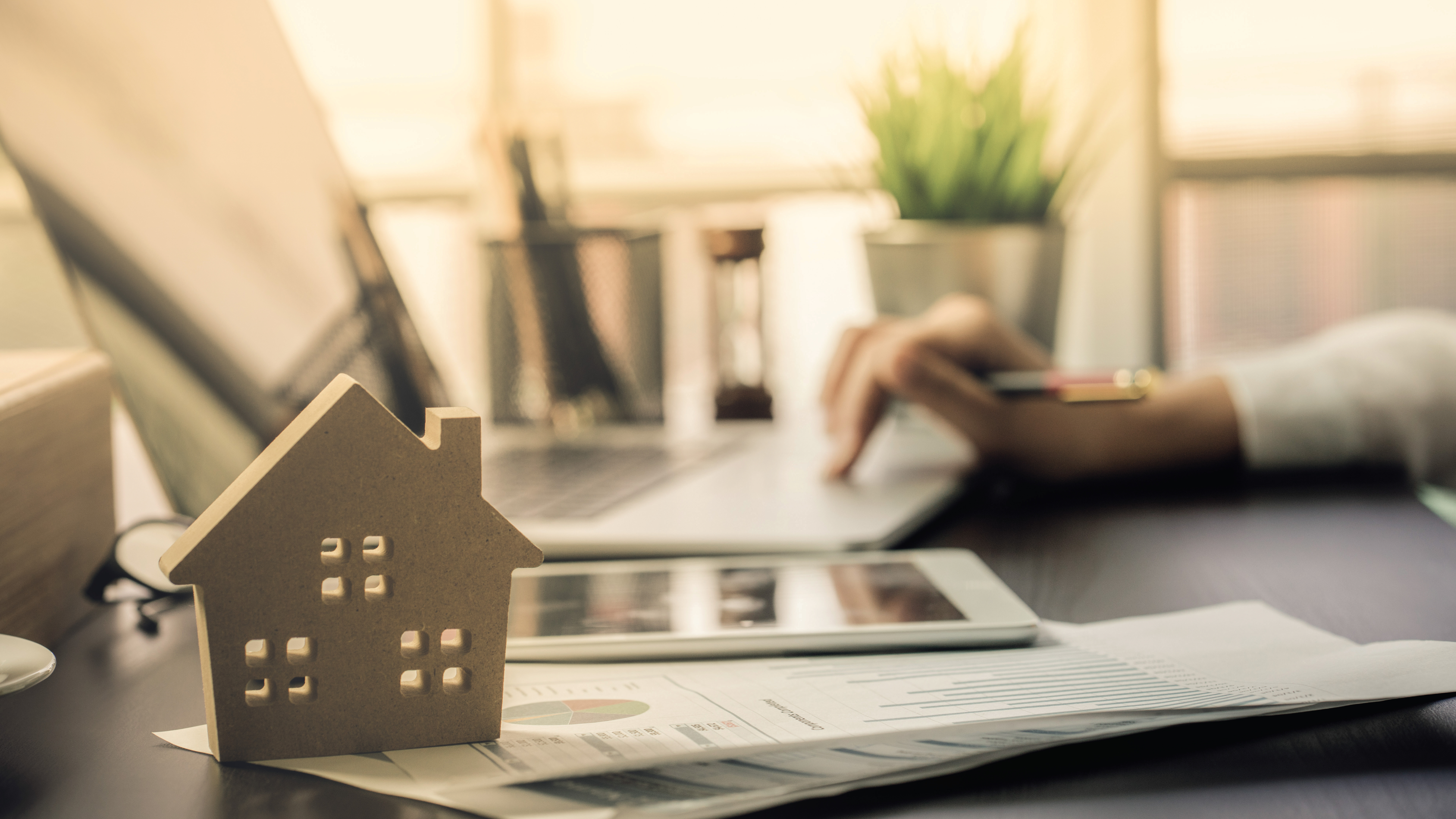/asset/media/Feature/Article/PVB/Investing-at-Home---260820.jpg