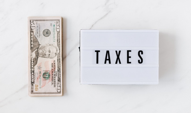 /asset/media/Feature/Article/image-stock/gambar-3/tax-pajak-uang-money-02.jpg