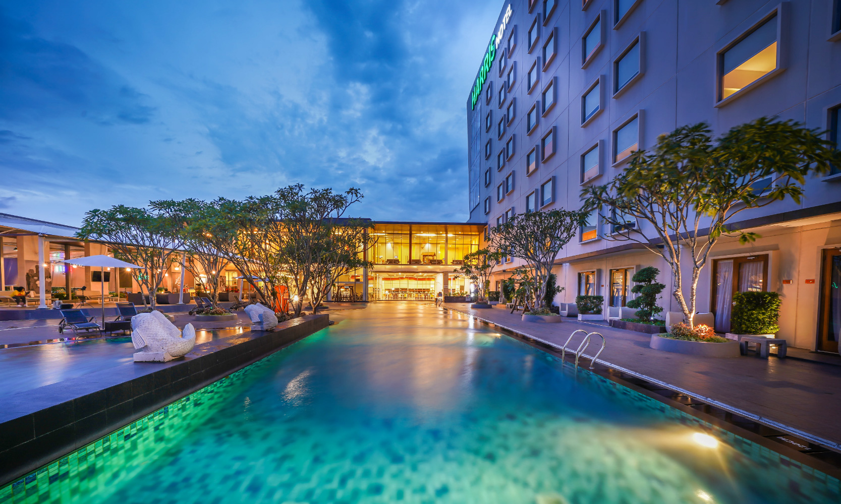 /asset/media/Feature/Promo/Promo-Landing/2025/07/14/hero-promo-harris-hotel.jpg